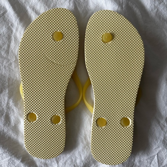 Old Navy Flip Flops - Picture 2 of 2